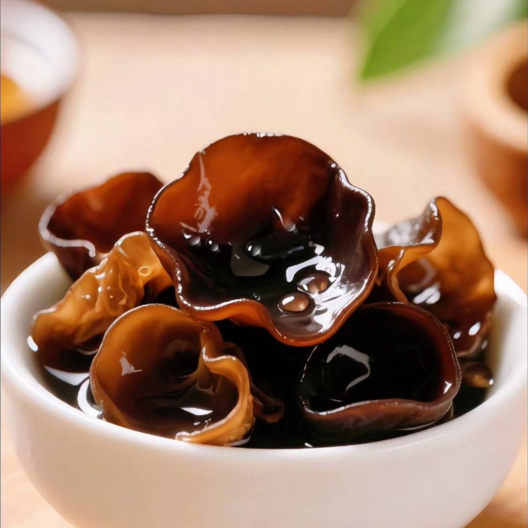 东北木耳黑不黑