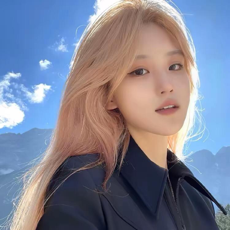 айдана🥰