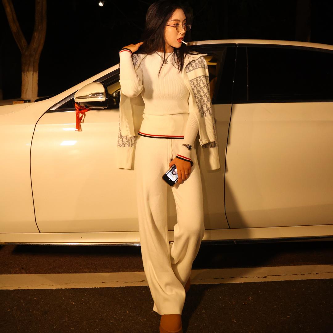 💜     H  怡 宝儿