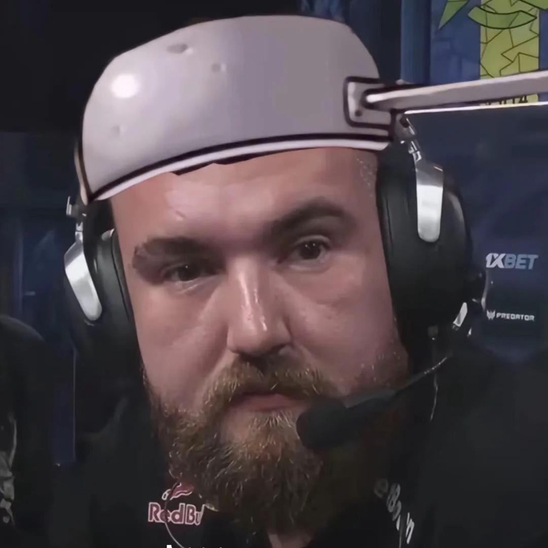 女神答应我的追求竟是因为她男神喜欢人妻