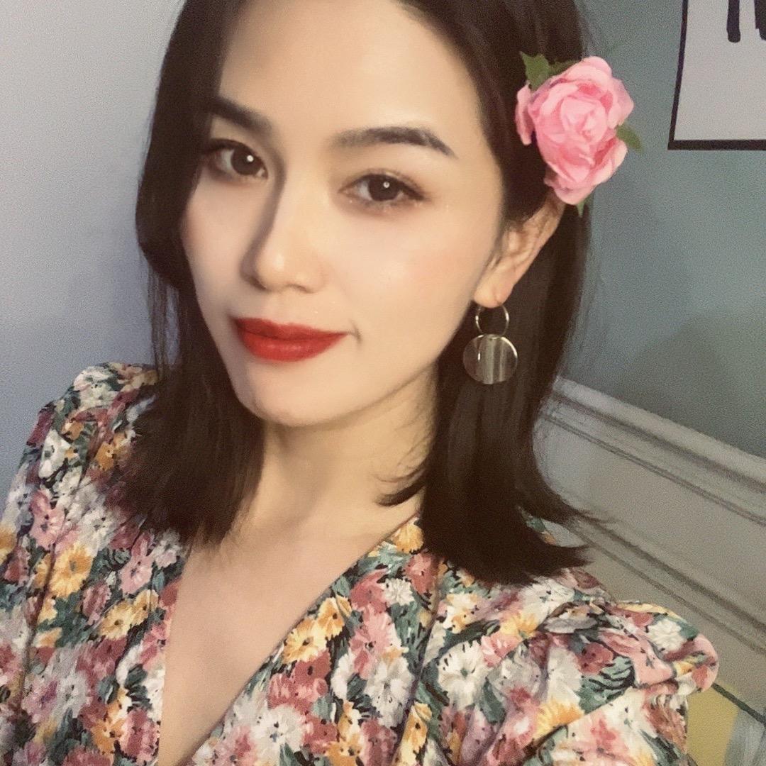 秦依