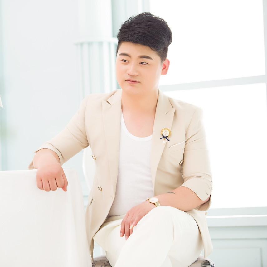 发拉丽发型定制