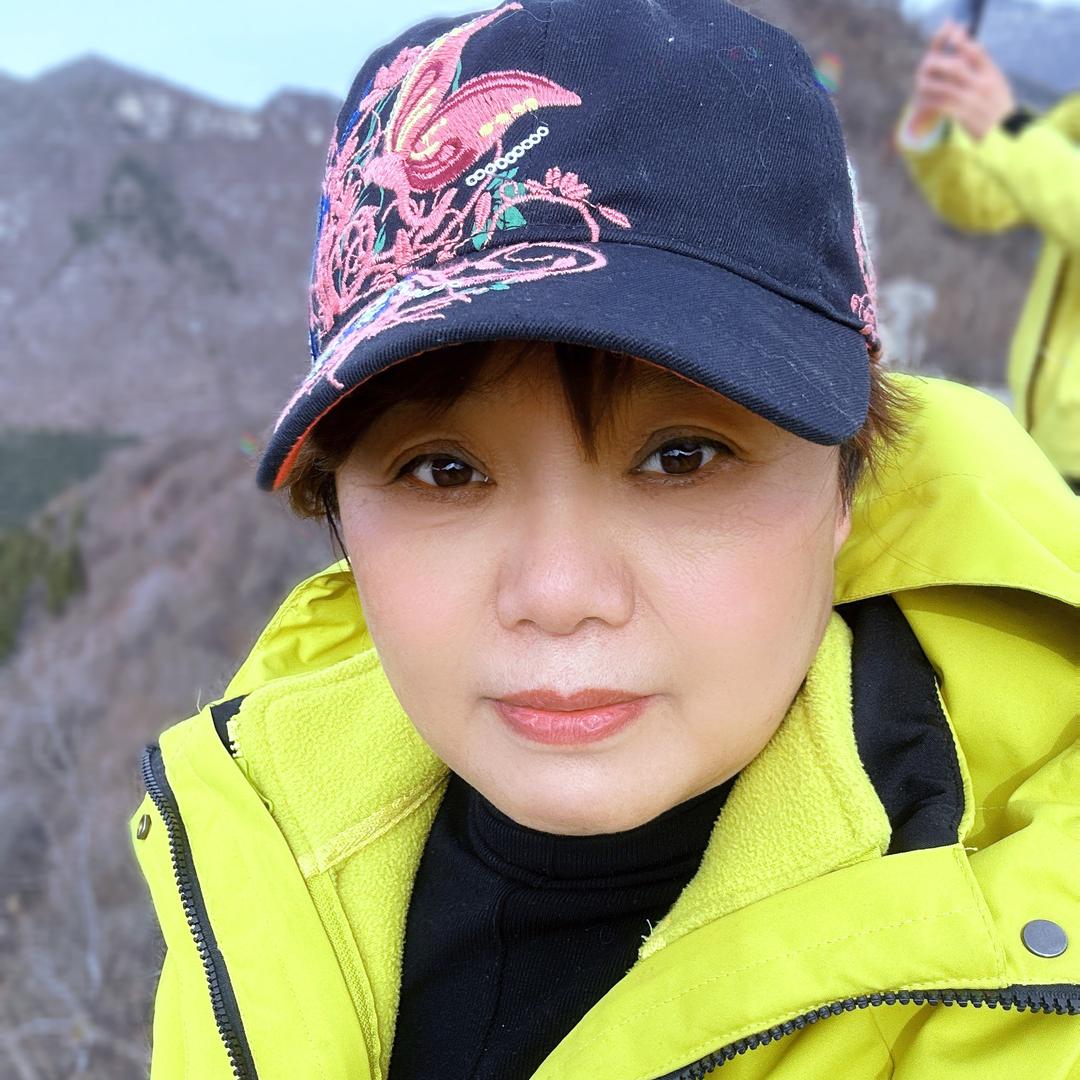 素衣清颜淡红尘