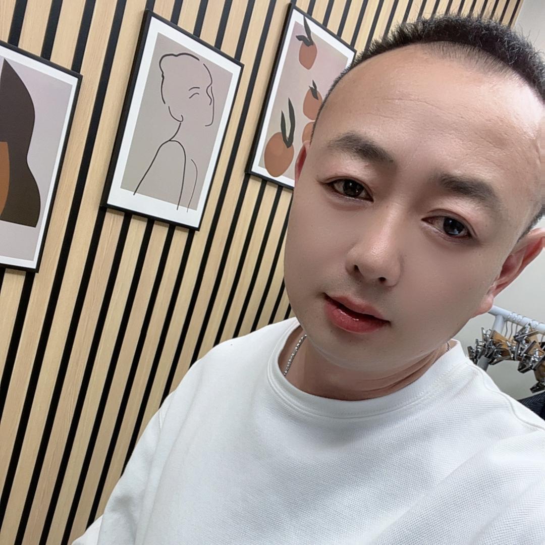 捷宇服饰女装工厂店