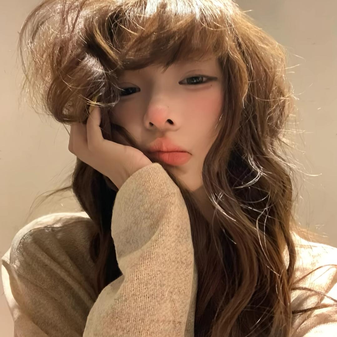 美 少 女