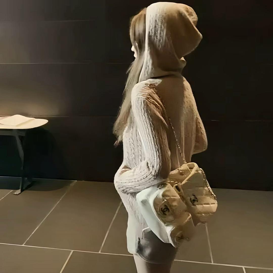 打结的腋毛散发着浓郁的荔枝味