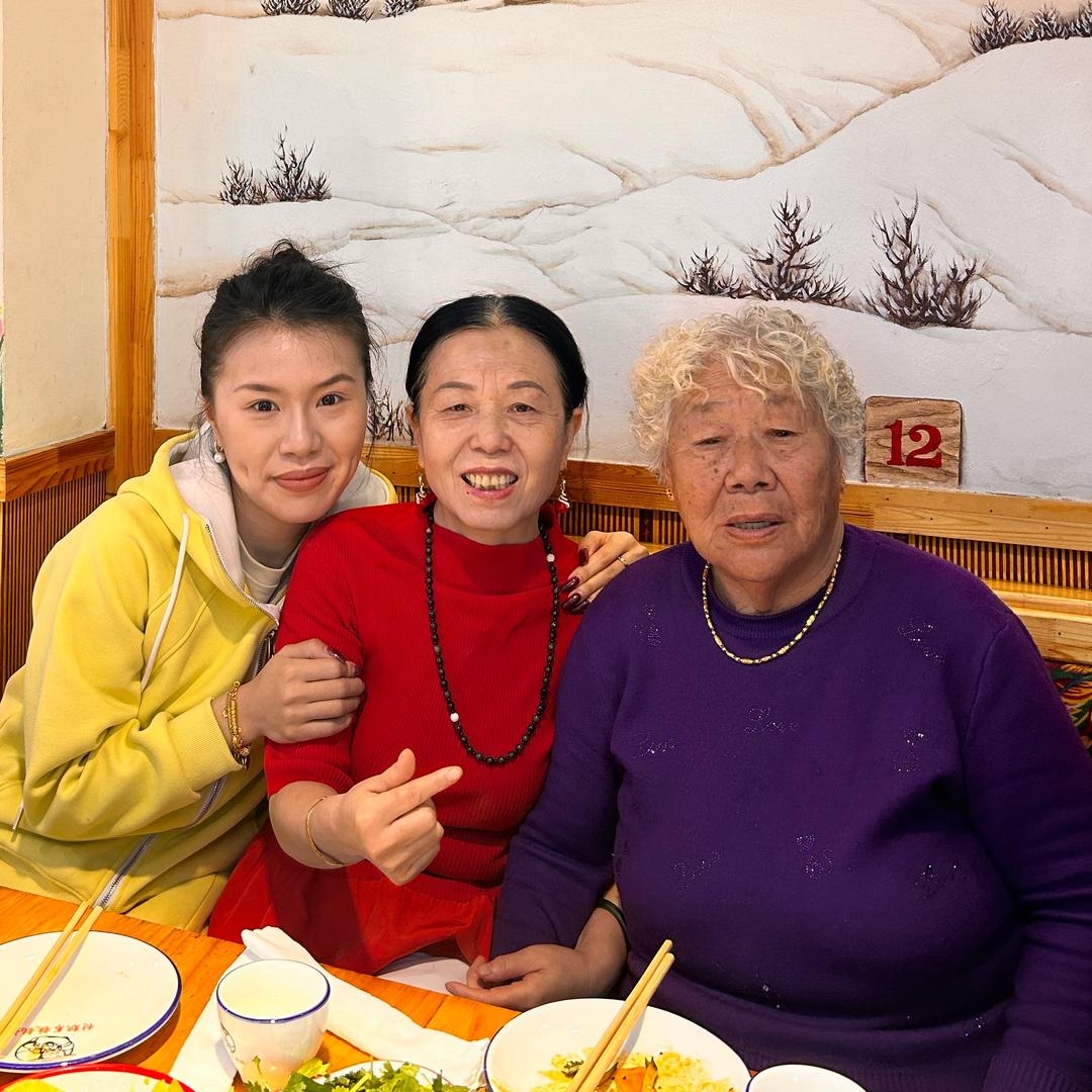 美（郝晨大舅妈）