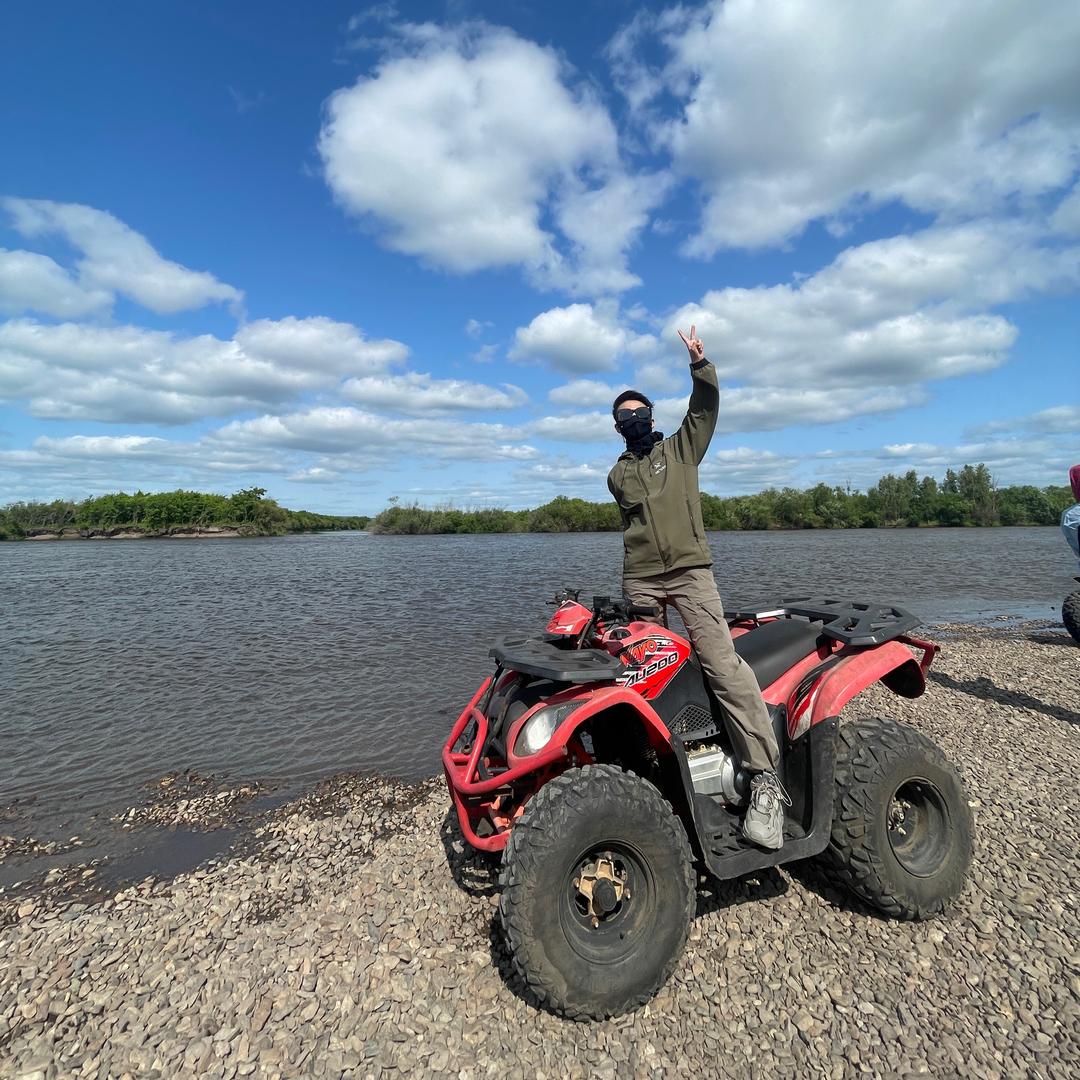 呼伦贝尔蒙古庄园  赵晨