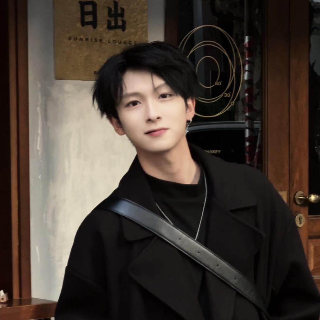 何以周ANYCHOO