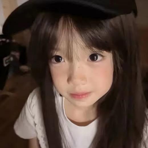 冉 妮^
