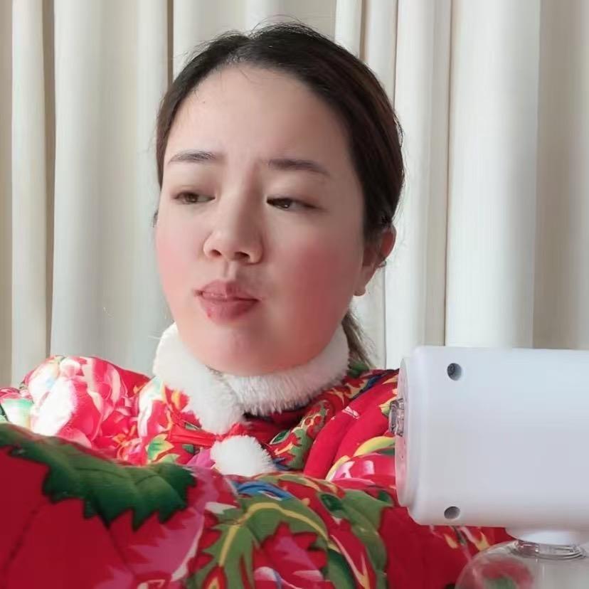 是三三呀