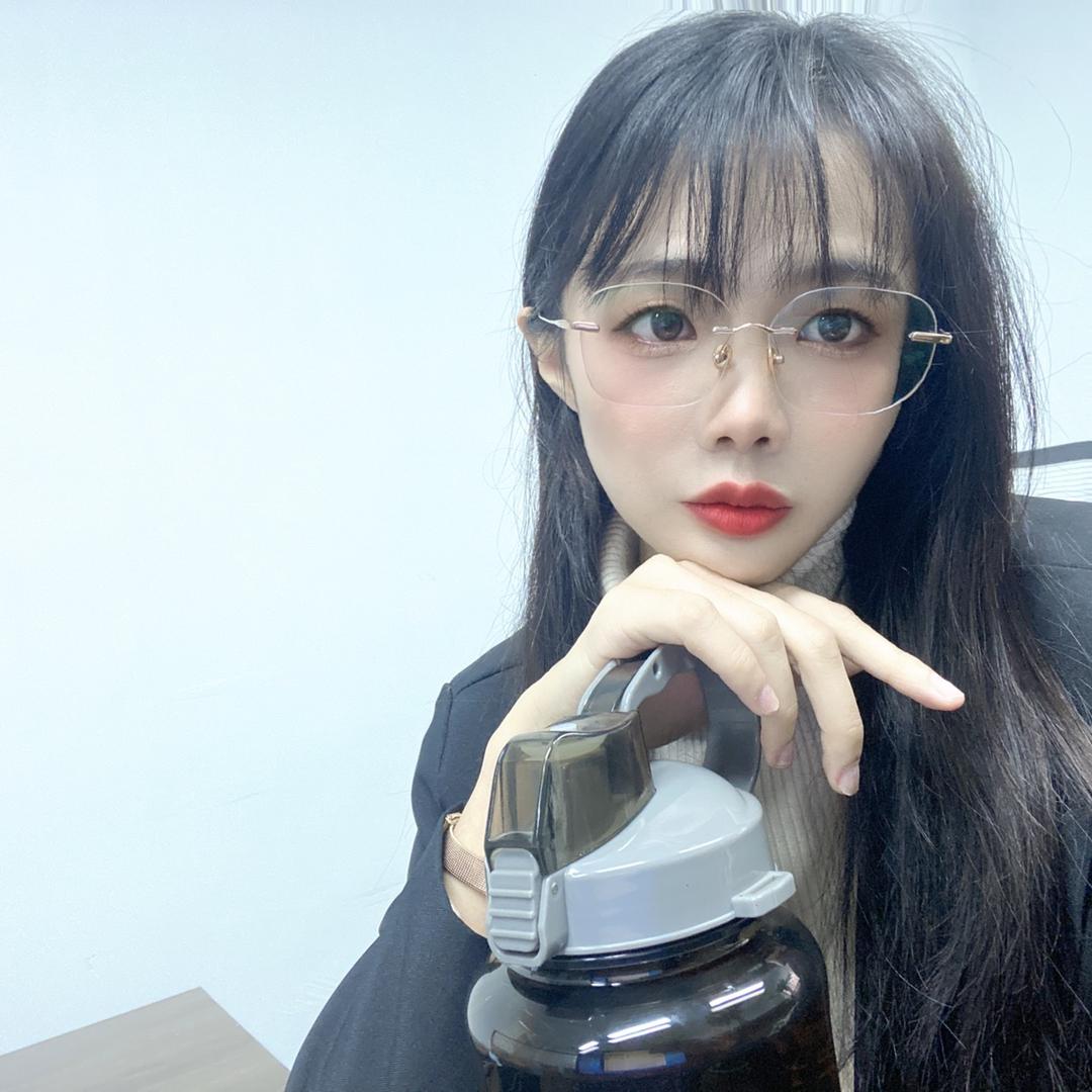 富士康小仙女🧚‍♀️