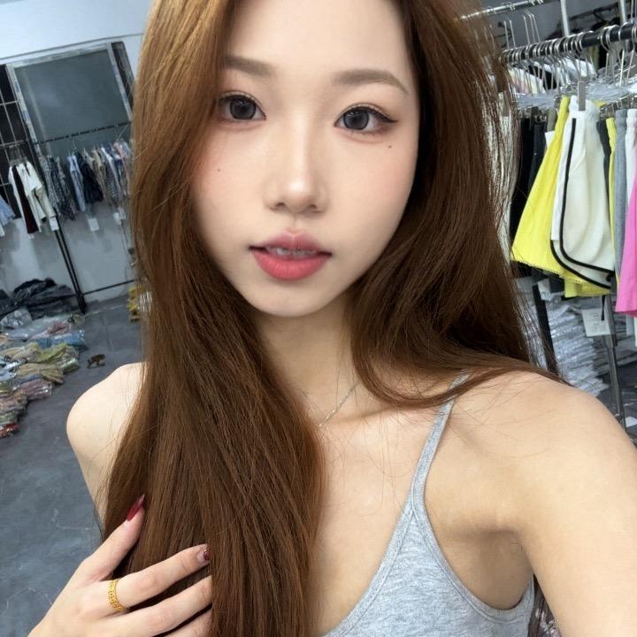 小郑服装尾货