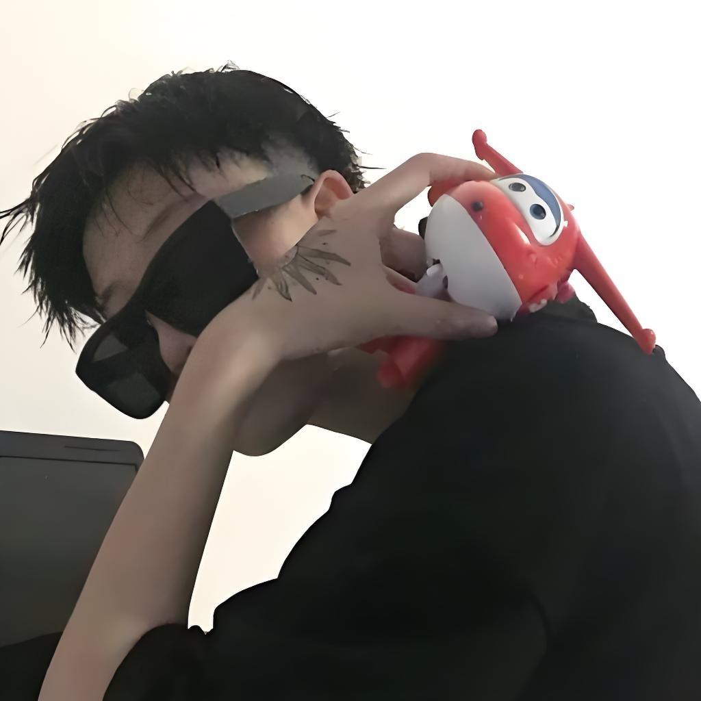 他