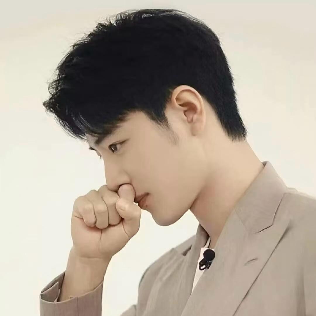 唱歌的男托尼