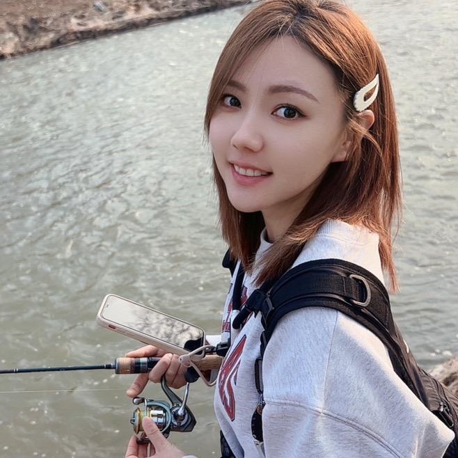 腰果抱虾仁ಠ‿ಠ