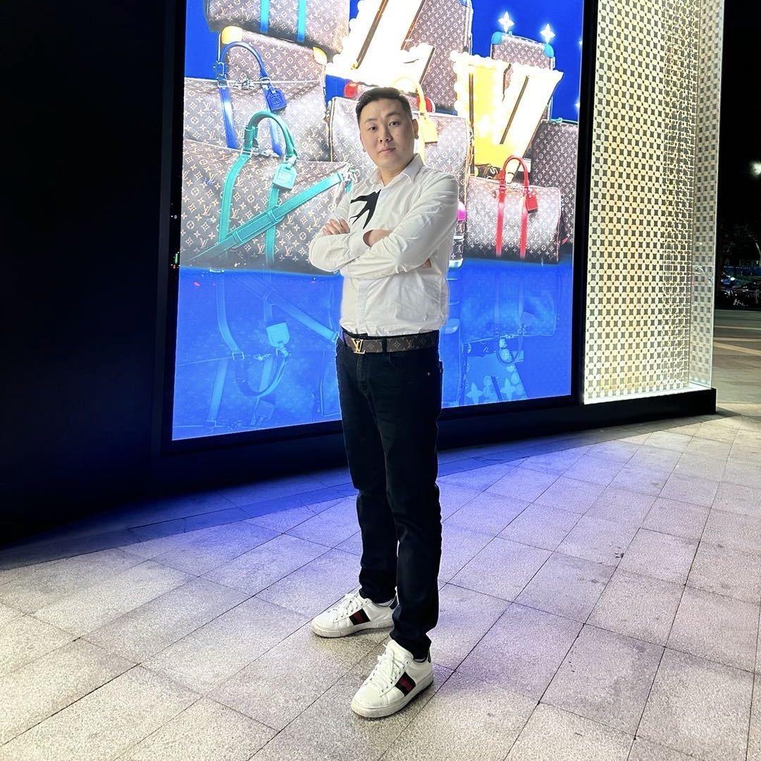 叫罗少就行