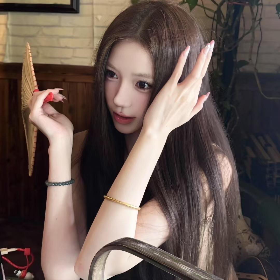 尹伊一.