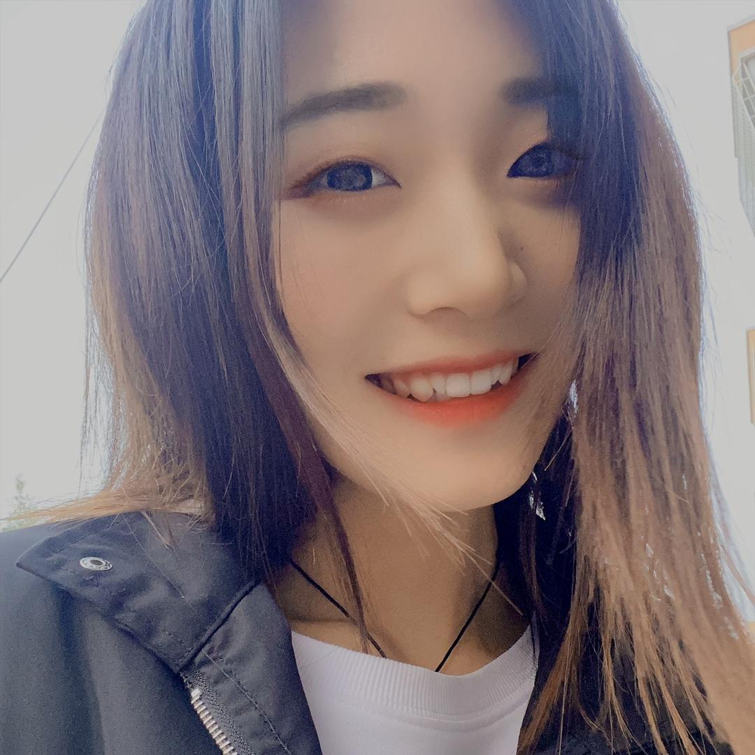 YY.