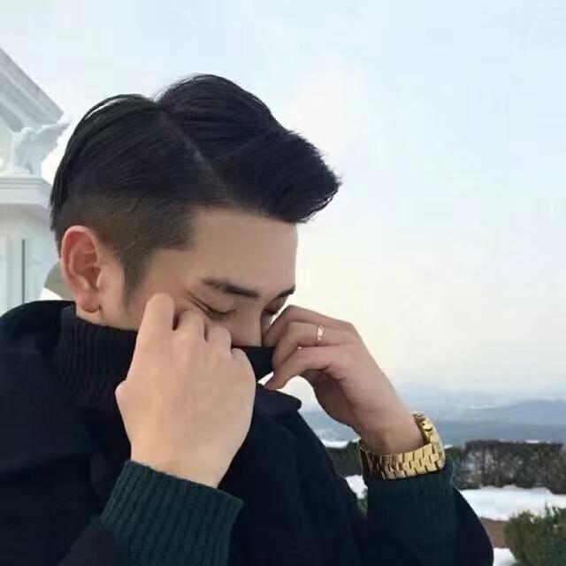 - 富