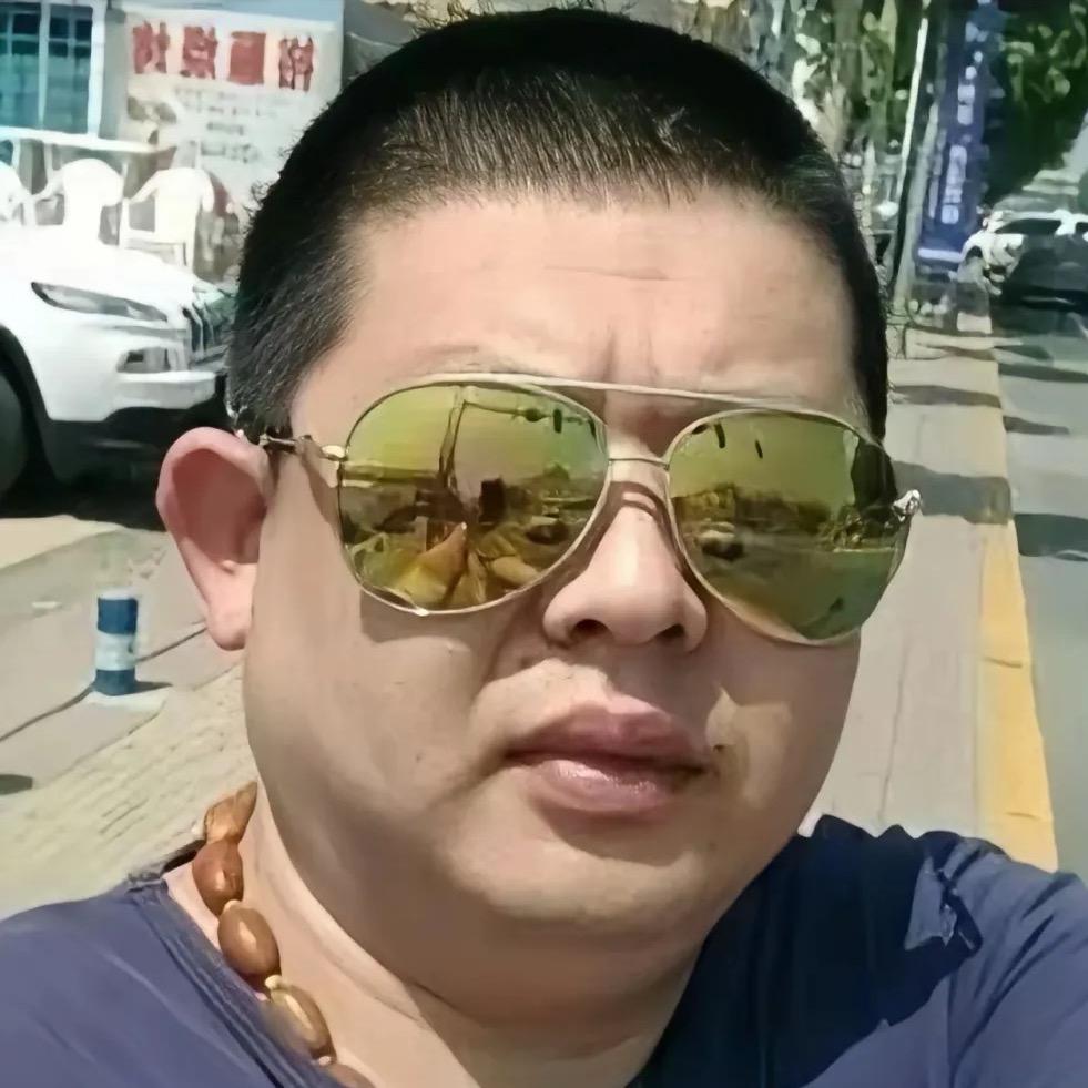 AAA钢筋混泥土刘总