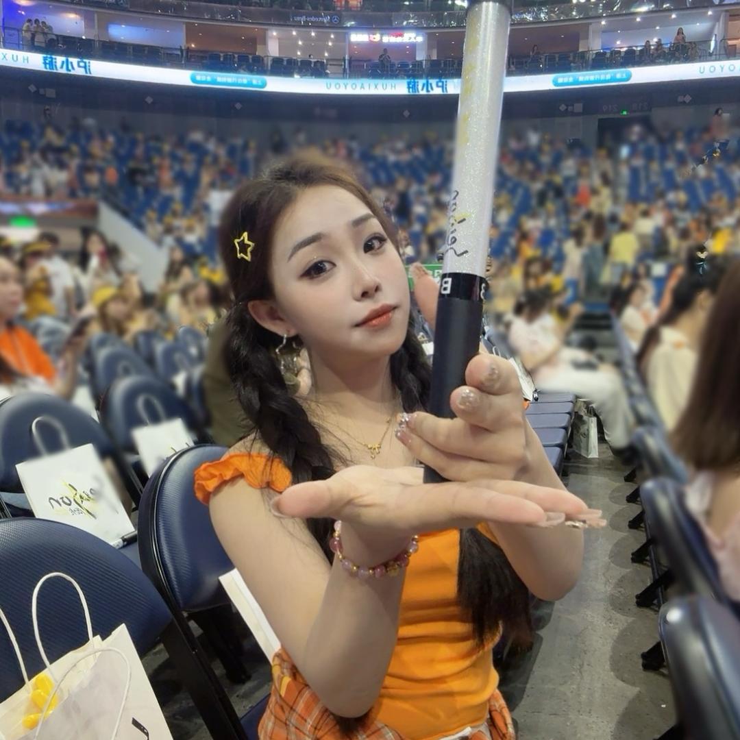 鹿向楠·