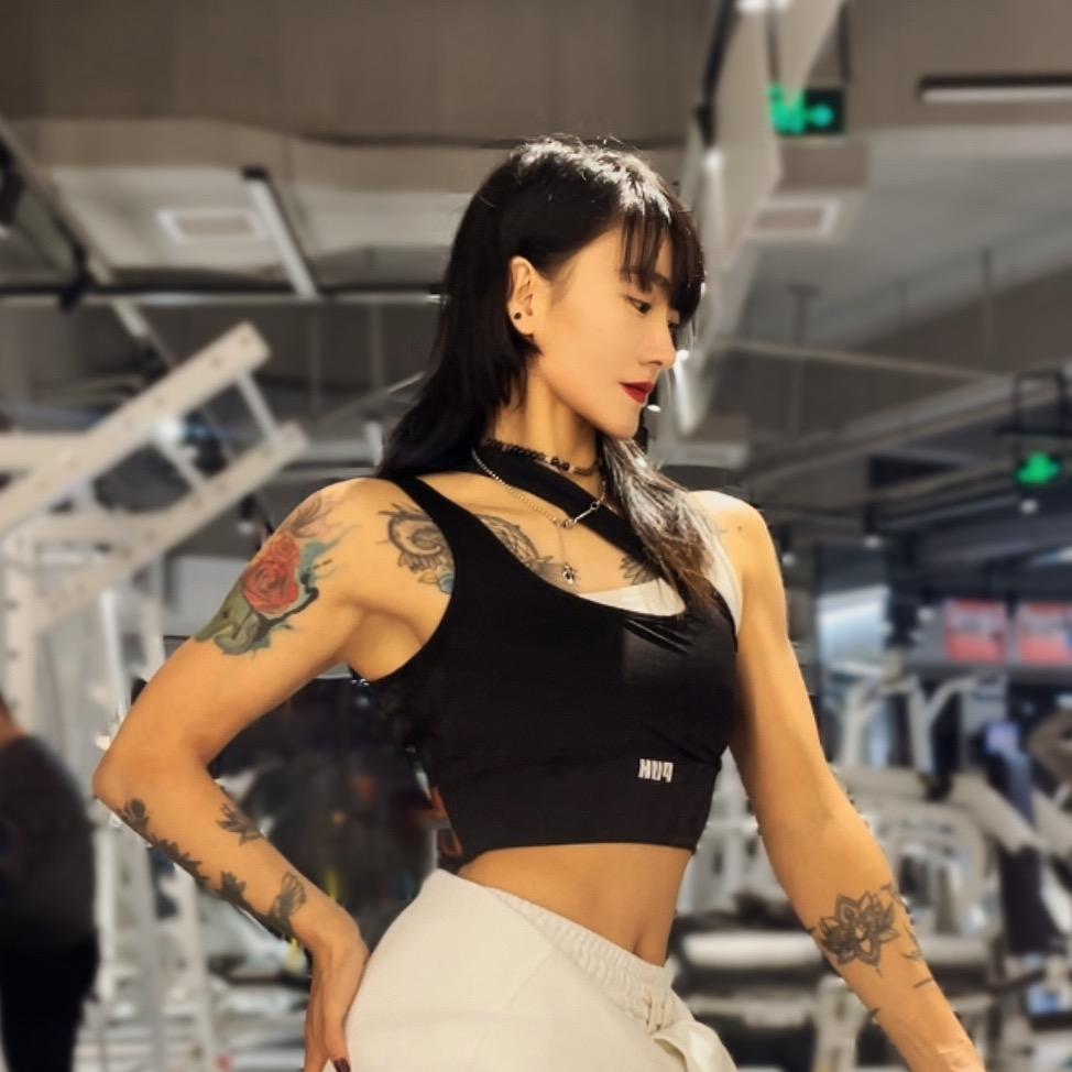 次里秋初