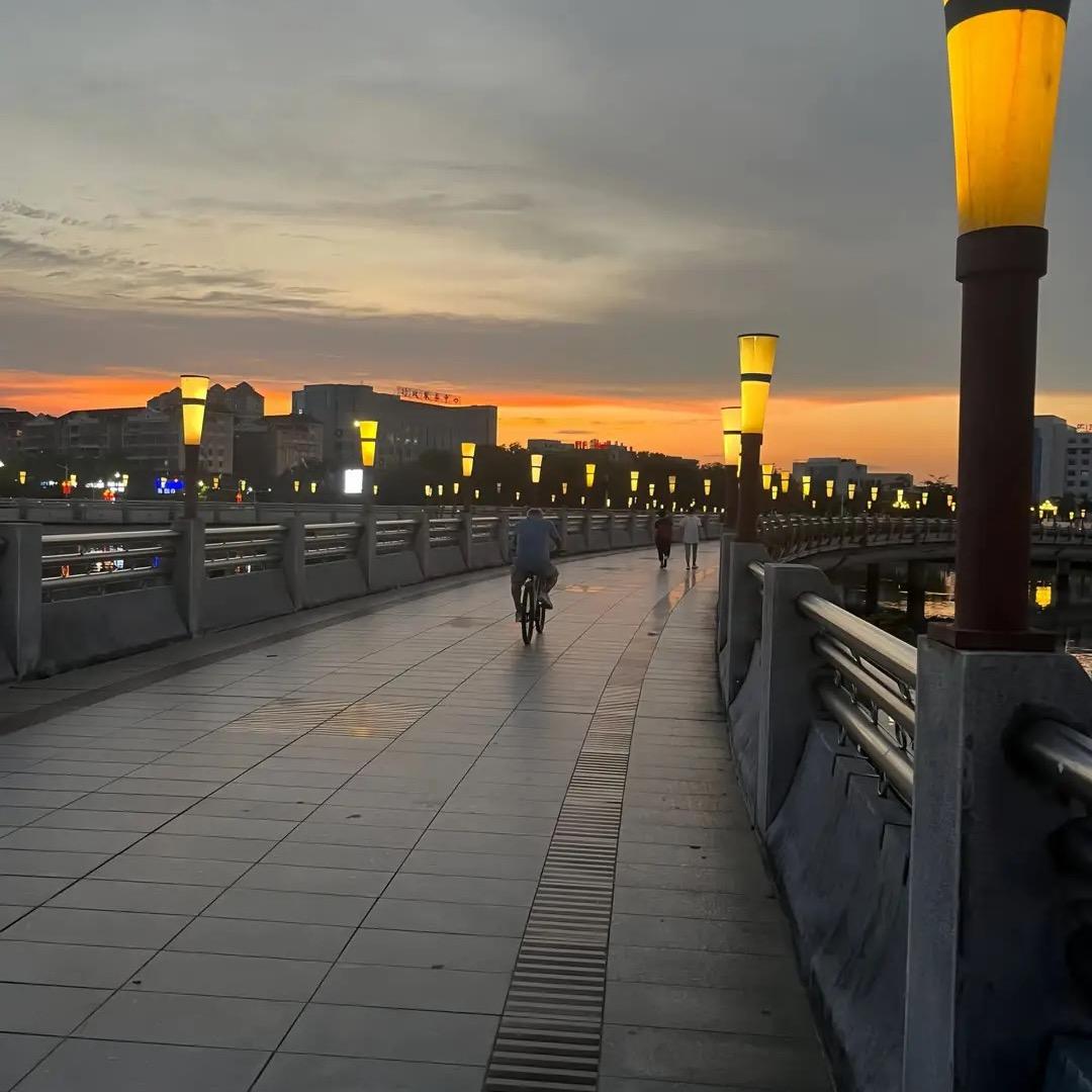 🌆历尽黄昏，袜尘不到凌波处