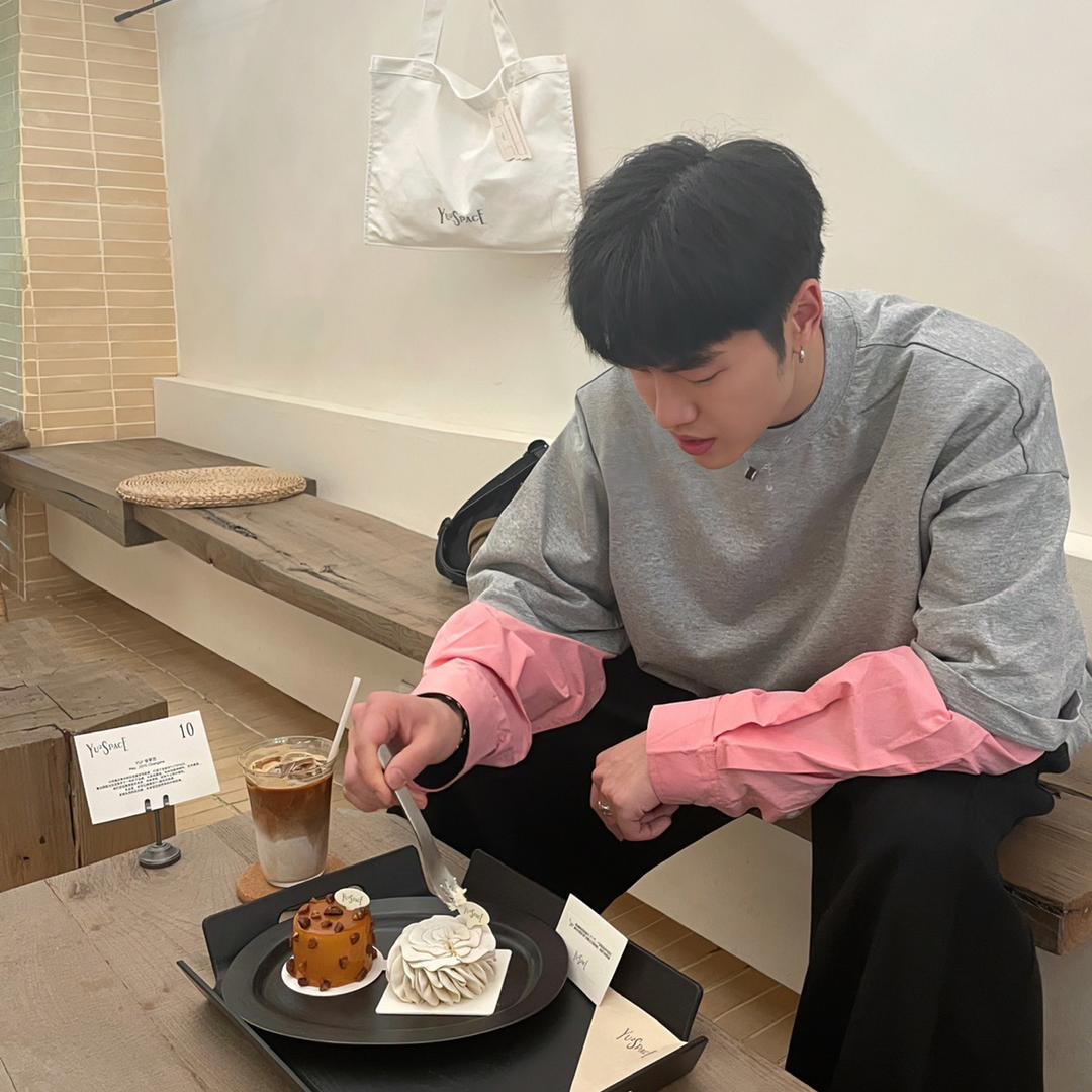 超酷杨螺螺爱吸灰