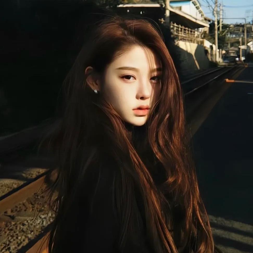 ⠀ ⠀ 하 늬.