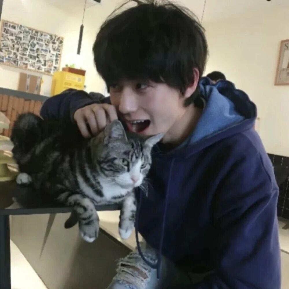 胡英俊暴打牛爷爷