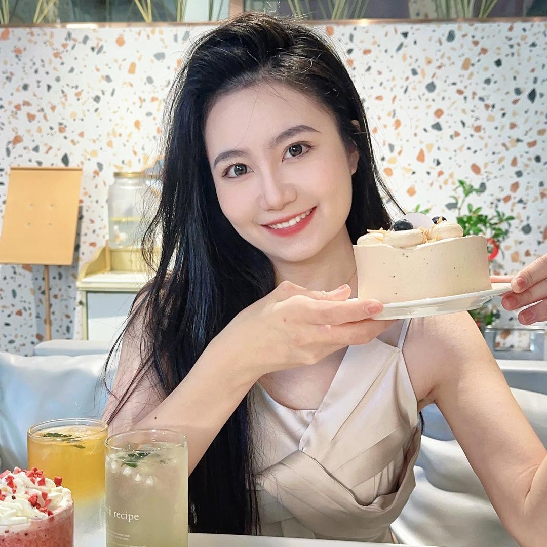 邓倩倩-