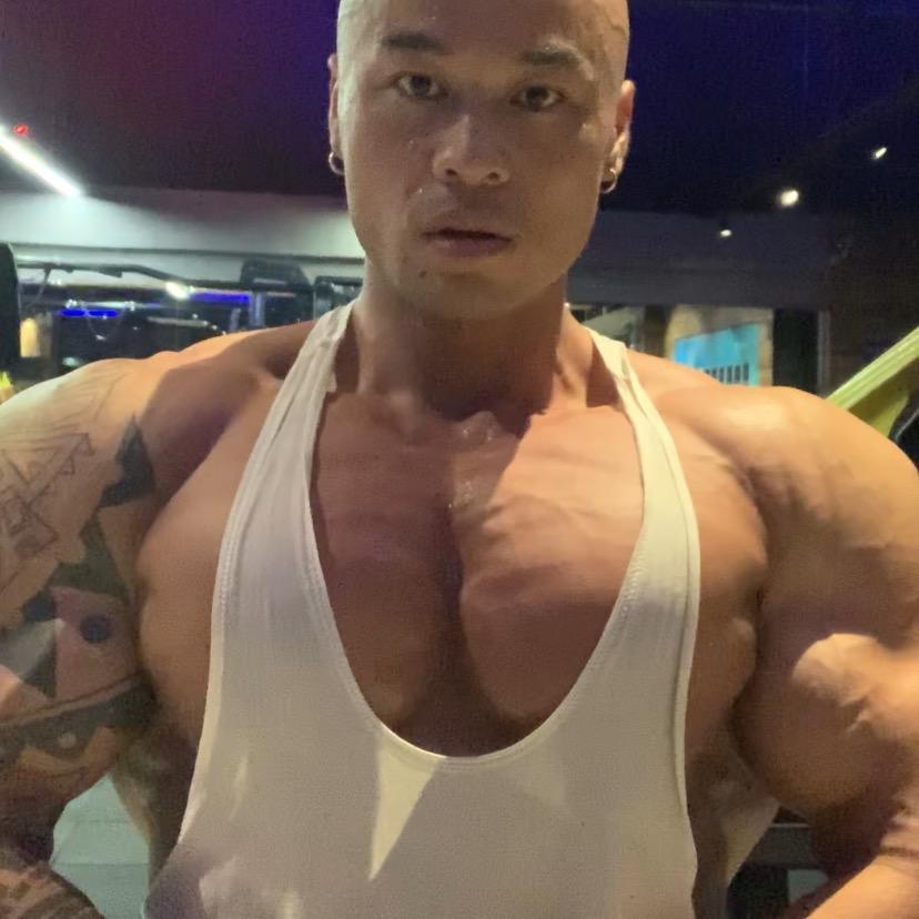 毛侑仟