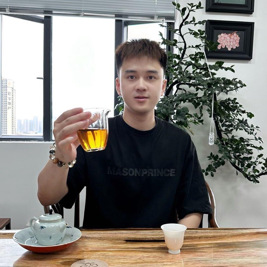 大眼精选普洱茶