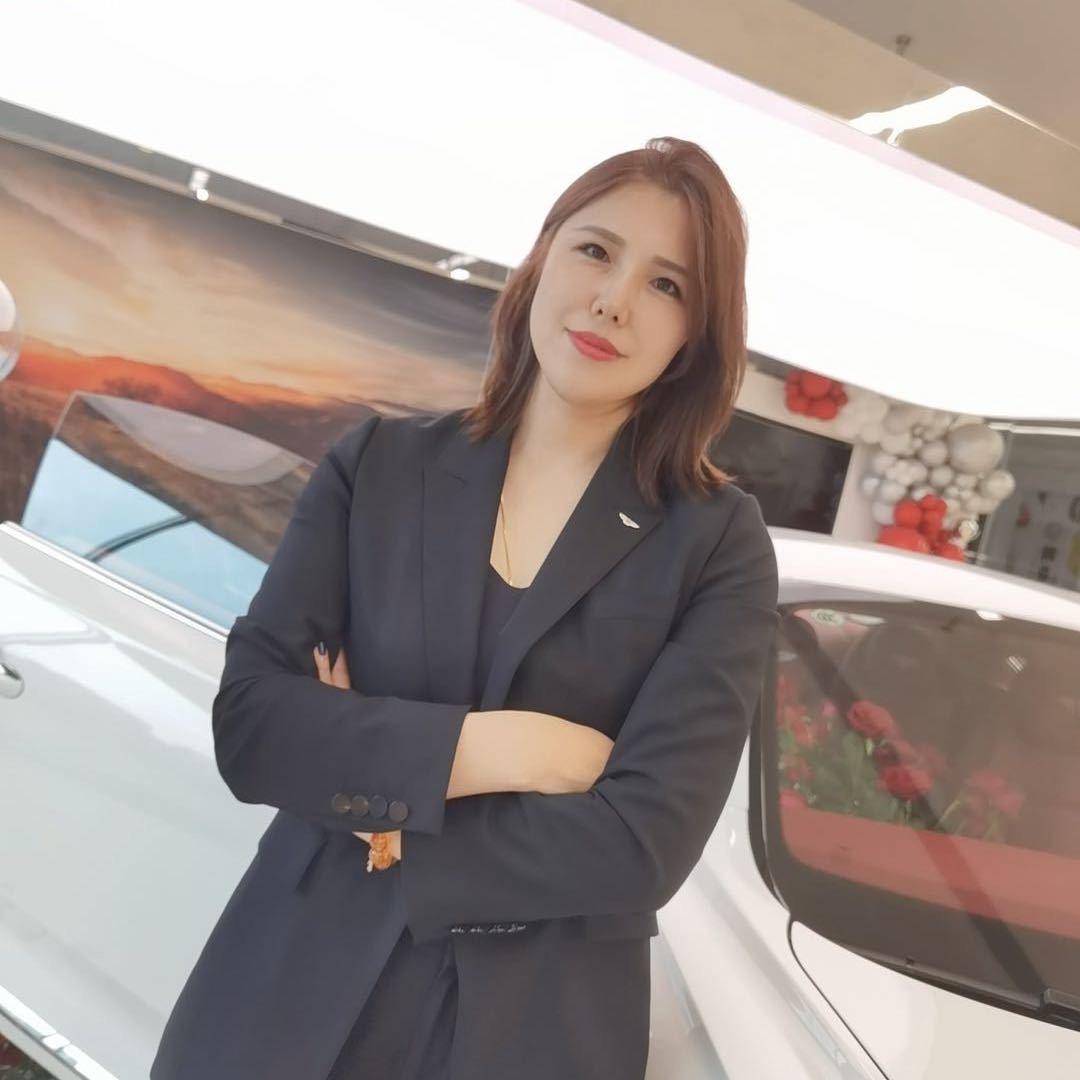 李英娜