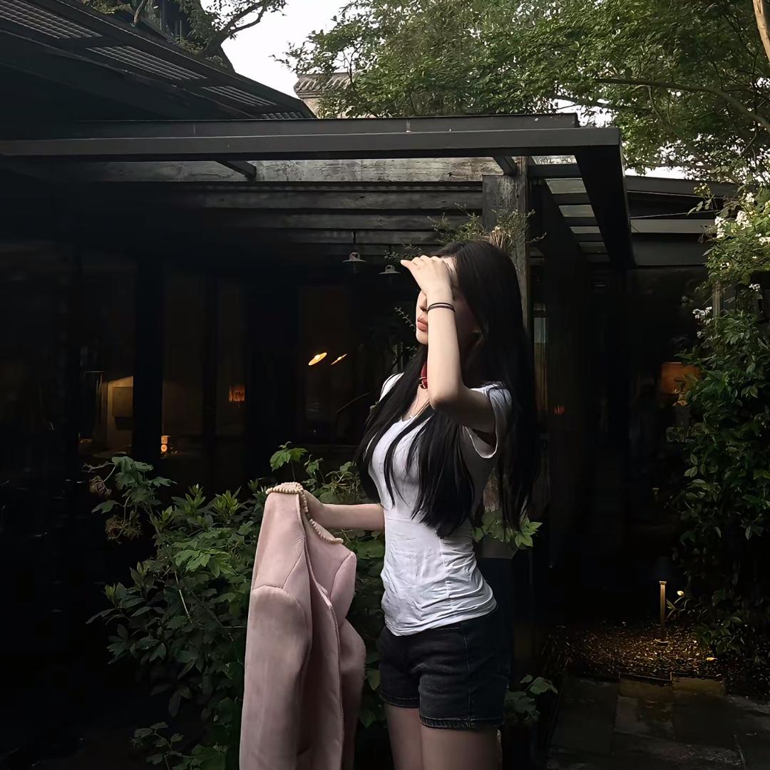 摸你屁股