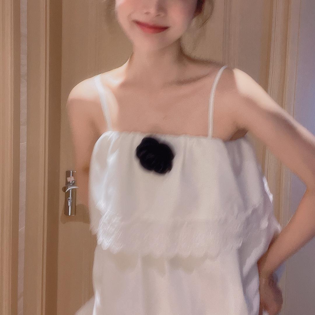 鹅绒服老板娘