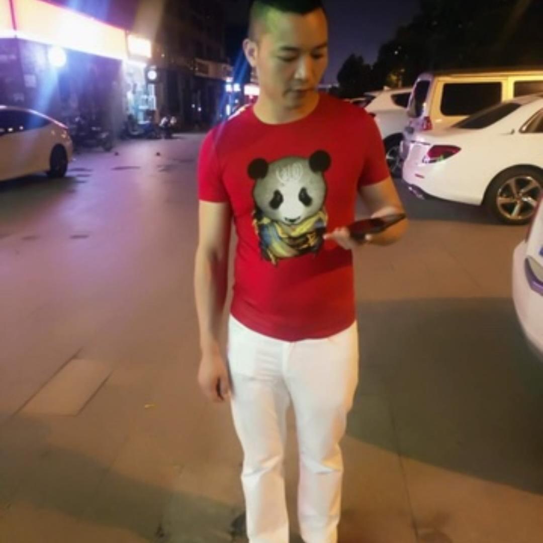 亮🐉仔