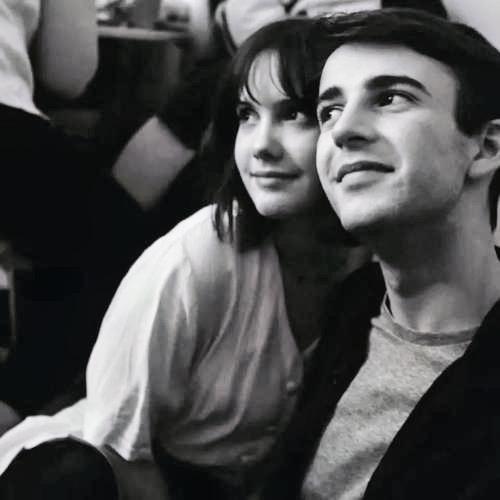 月亮藏进酒窖里🕊️