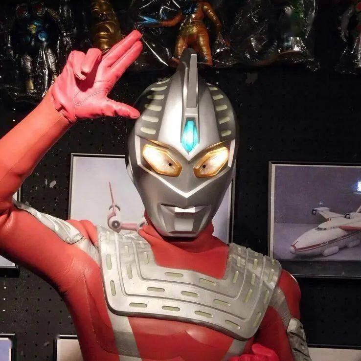 拍视频的皮卡壮