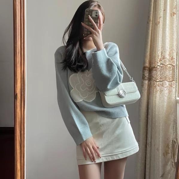 一人观海。