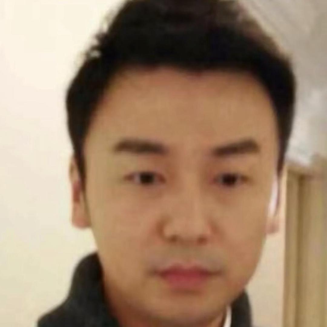 一朵风中摇曳的陈俊生