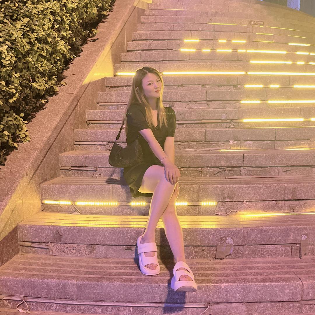 姣小爱