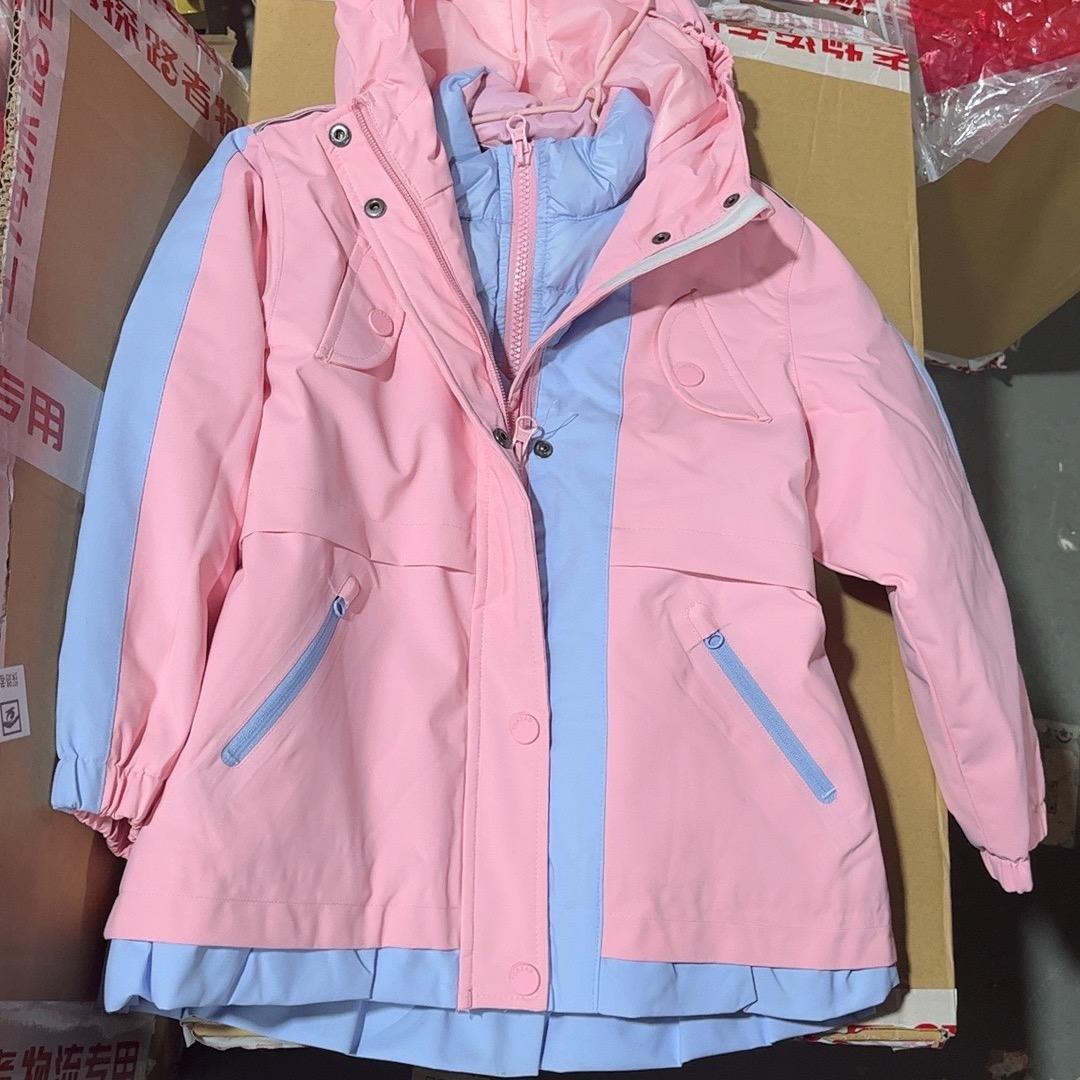 莹莹童装铺