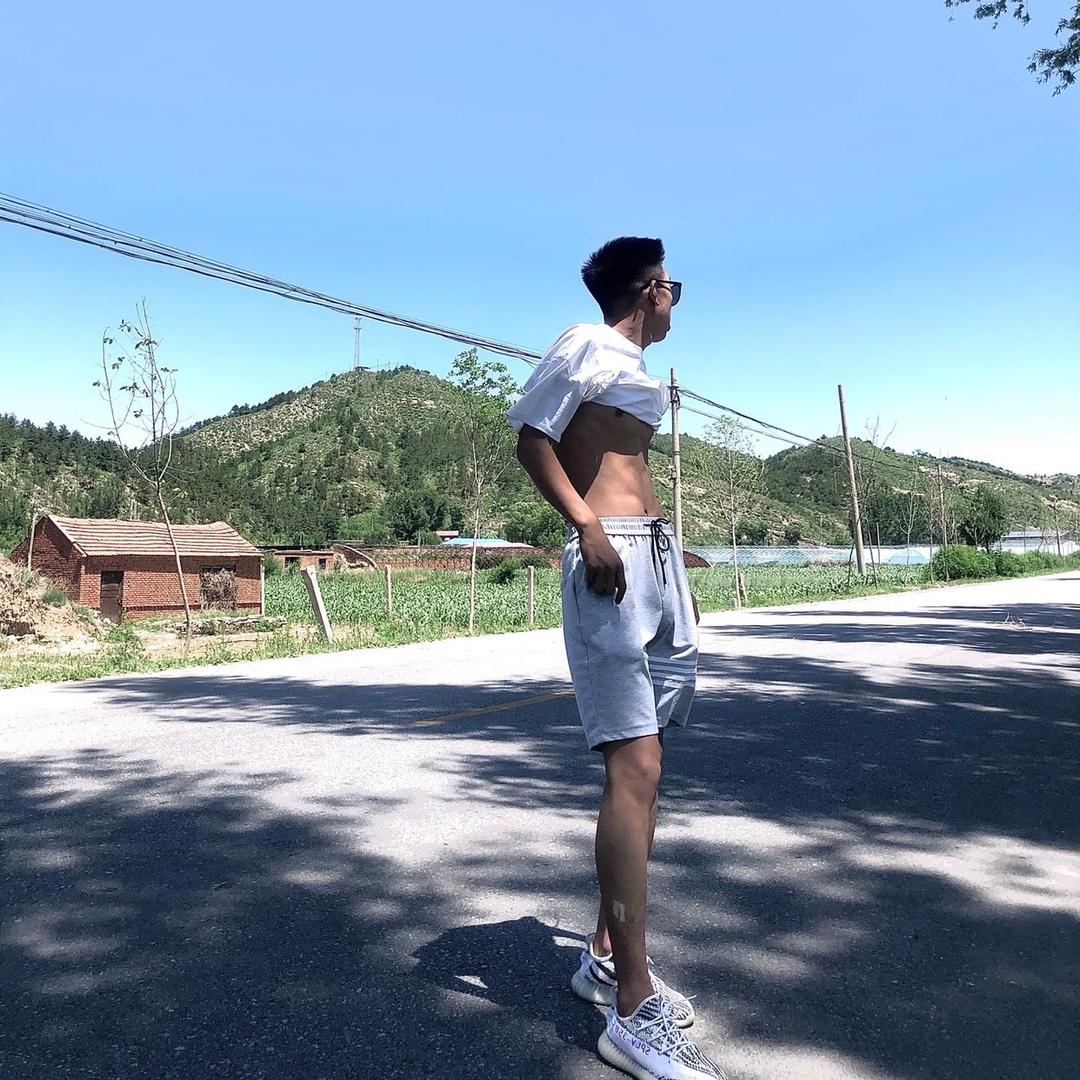 .      Yxin