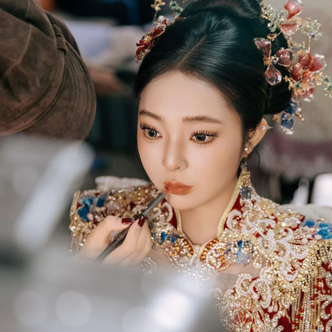 化妆师卡卡 艾慕