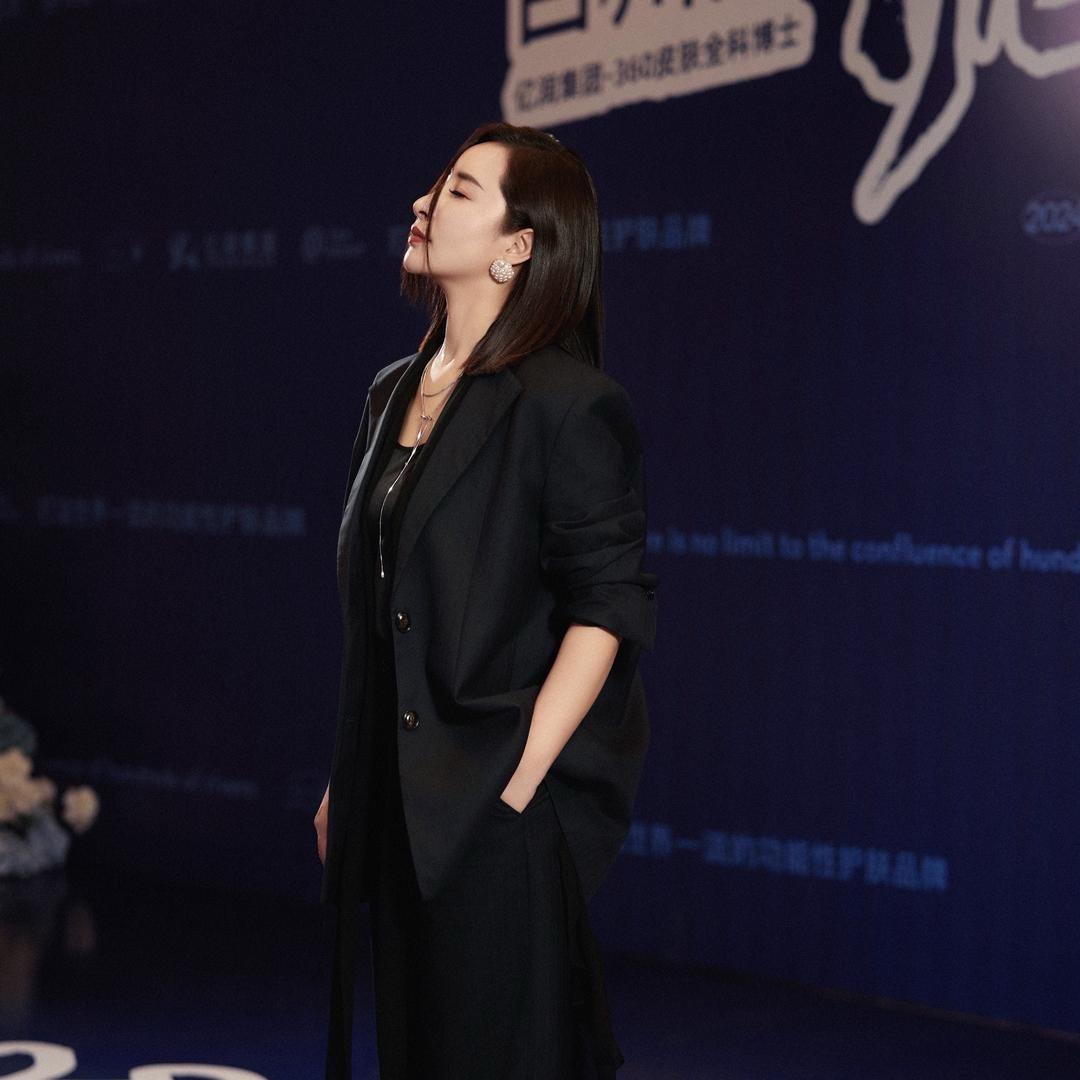 超会看脸的冯主任
