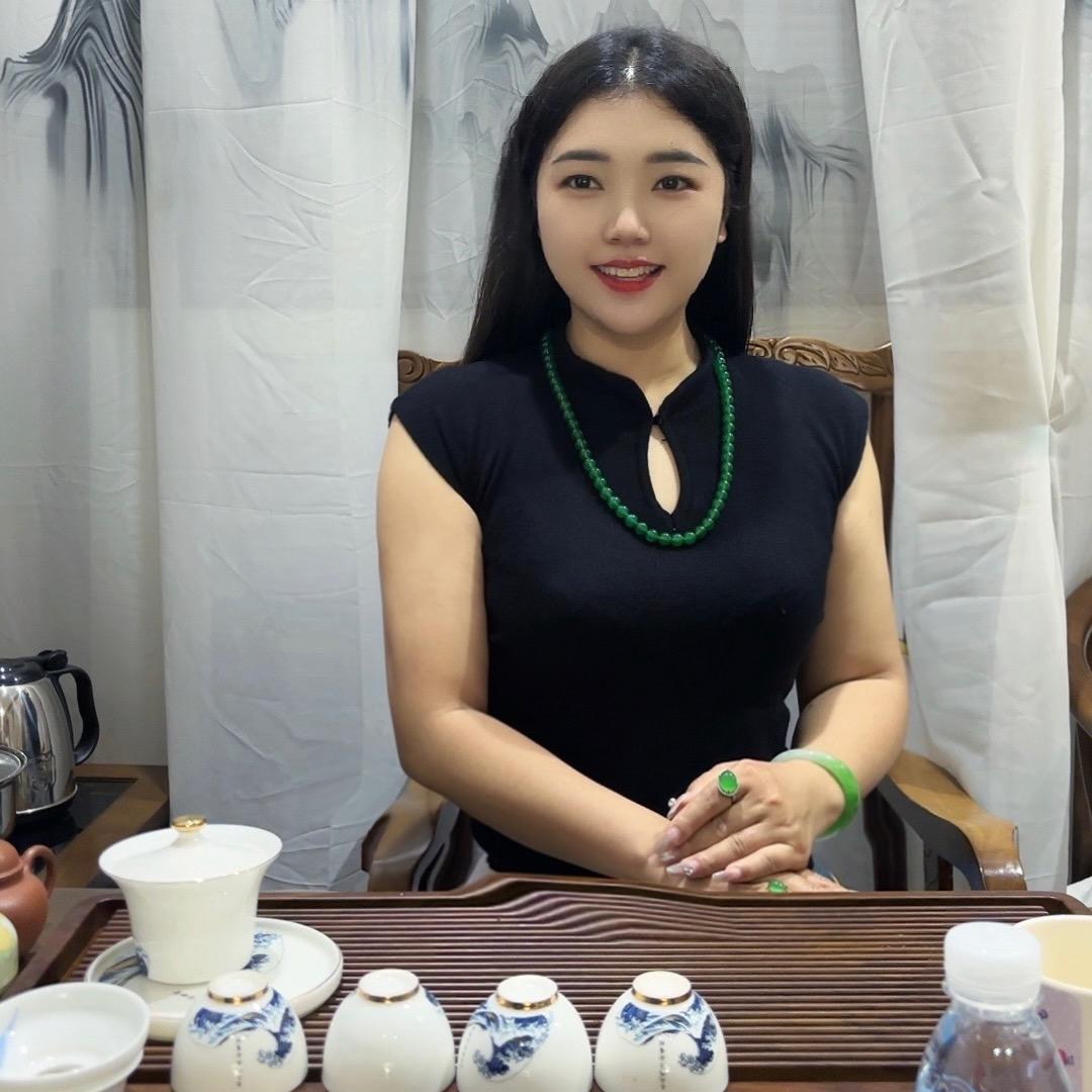 翡翠人毅红