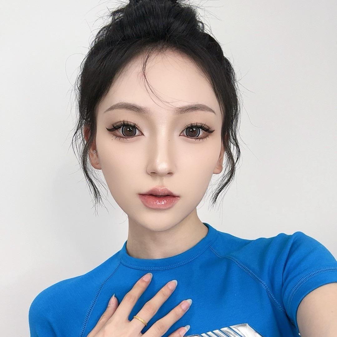 吧唧妍.