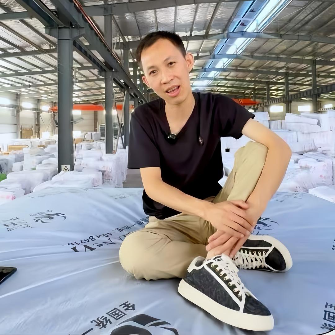 贵阳艾佳欣家居 老彭